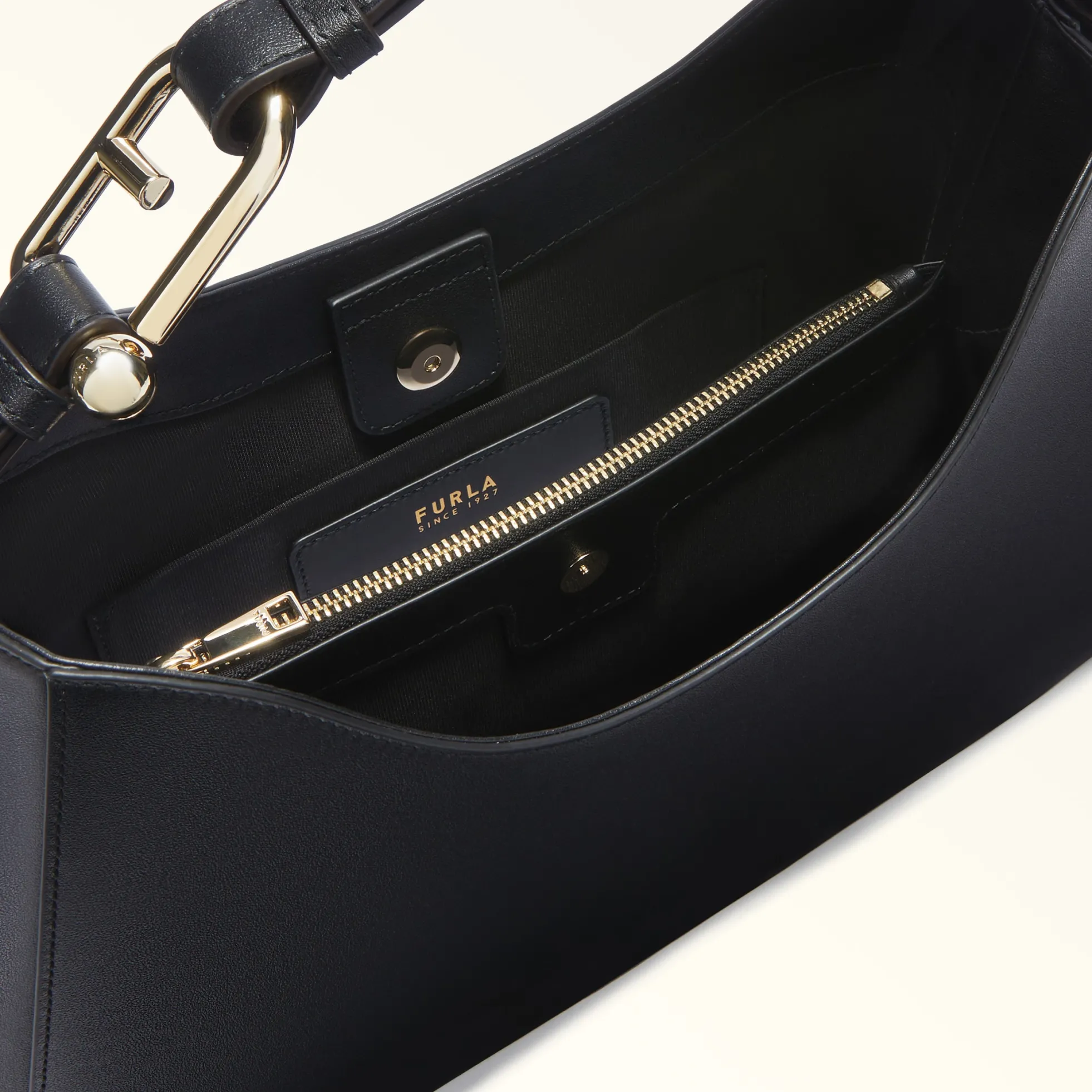 Furla The Black Bag Edit|Maxi Bags<Nuvola Shoulder Bag L nero